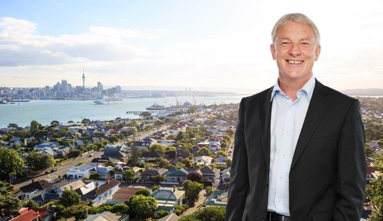 Auckland Mayor Phil Goff opts for a petrol tax to fix congestion, housing and environment