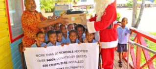 Radisson Blu Resort Fiji has Santa on Fiji Time