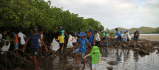 Students join Volivoli Beach Resort clean up initiative