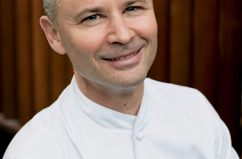 Kiwi Chef Nic Watt showcases culinary flair  at VOMO Island