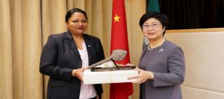 Kumar holds meetings in Macau
