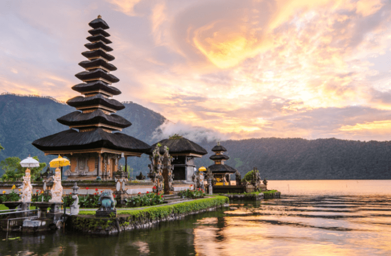Bali gets cheaper for Australians as airline competition intensifies