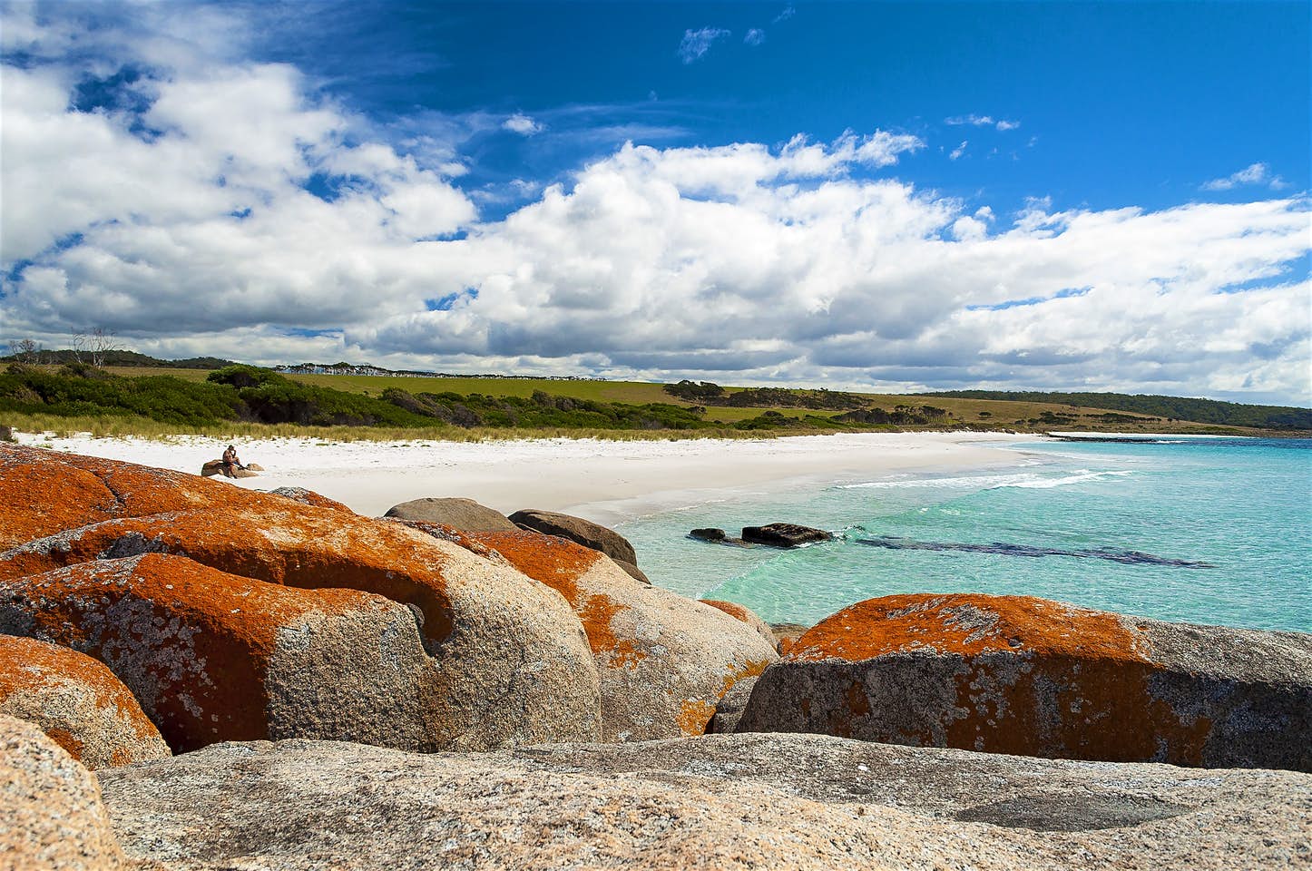 Learn about Aboriginal history and culture at the Bay of Fire in Tasmania © Xavier Hoenner Photography / Getty Images